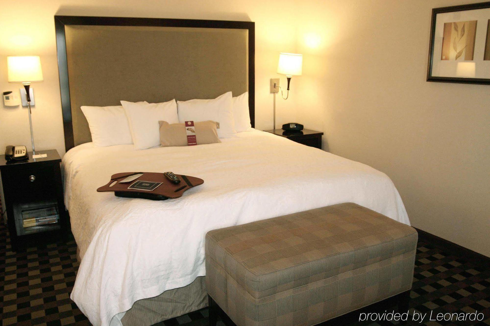 ホテル ハンプトン イン&スイーツ ヒューストン - ブッシュ インターコンチネンタル エアポート 部屋 写真
